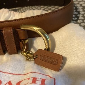 New vintage COACH brown belt with dust bag